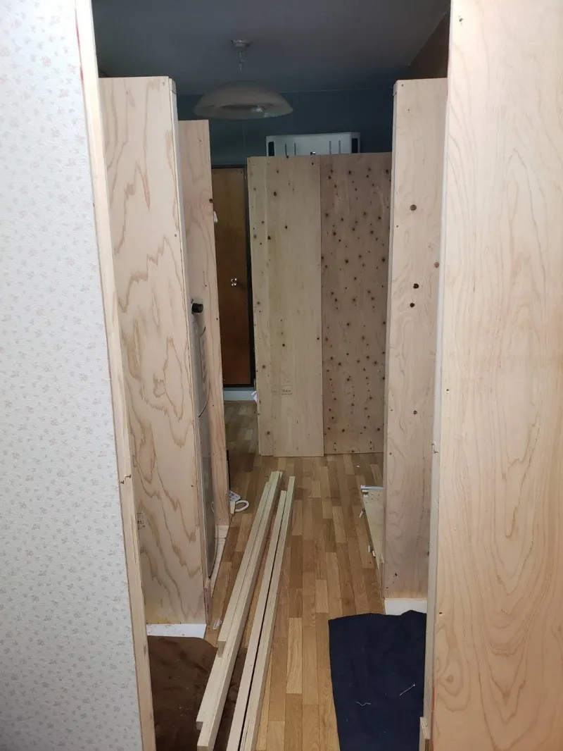 キャスト控室の撤去作業